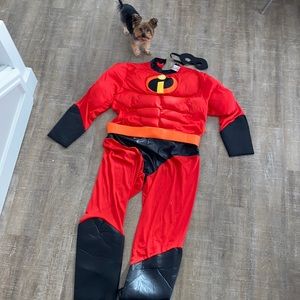 Mr Incredible costume. Size XXL